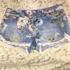 Floral jean shorts worn only acouple times!!